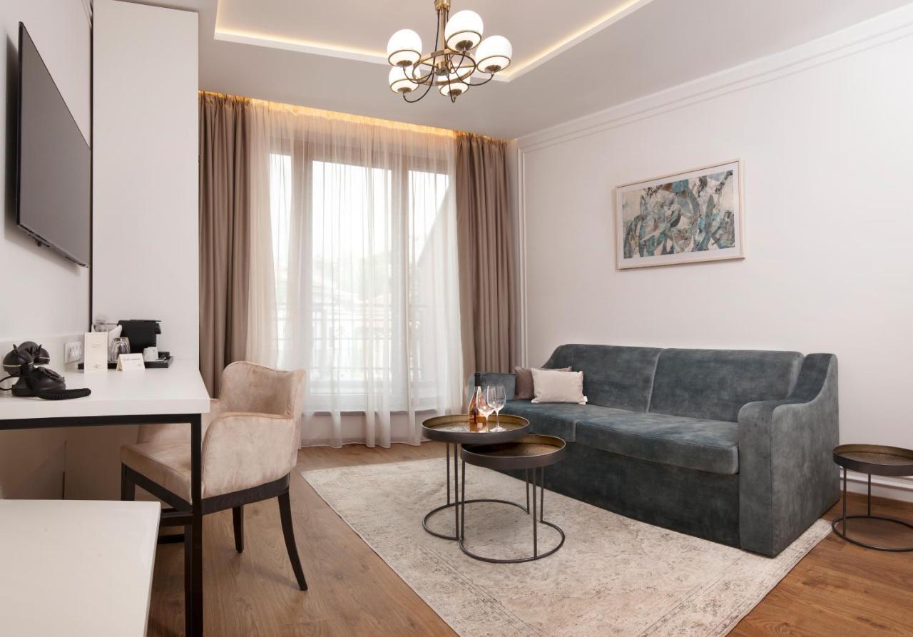 One-Bedroom Apartment,1292522623:JPEG